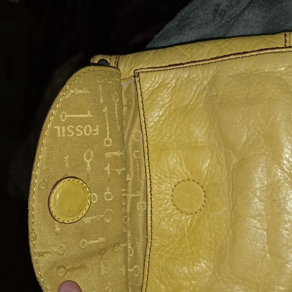 Vintage Fossil Yellow Genuine Leather Crossbody - Picture 13 of 13